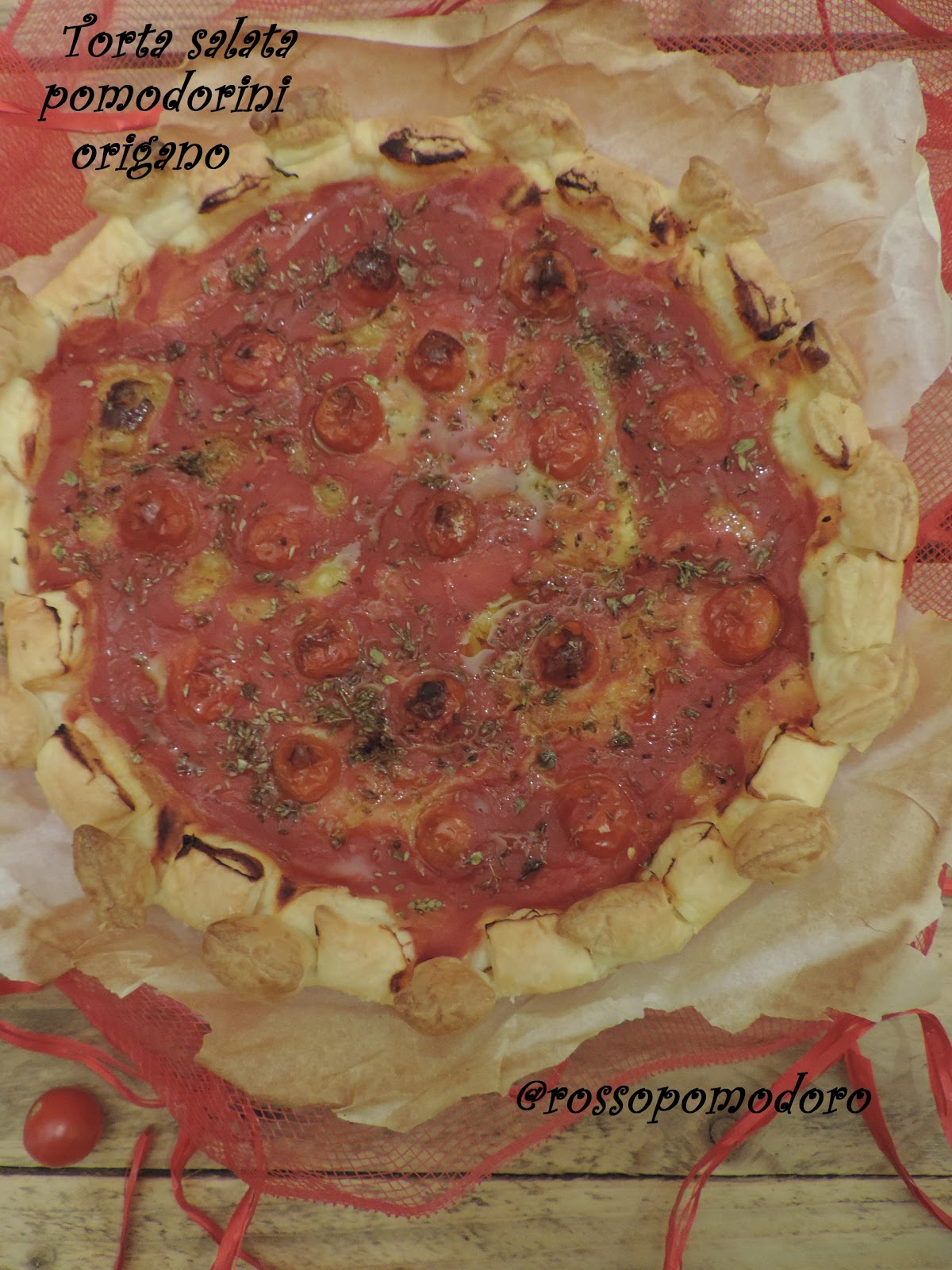 Torta salata con pomodorini e origano