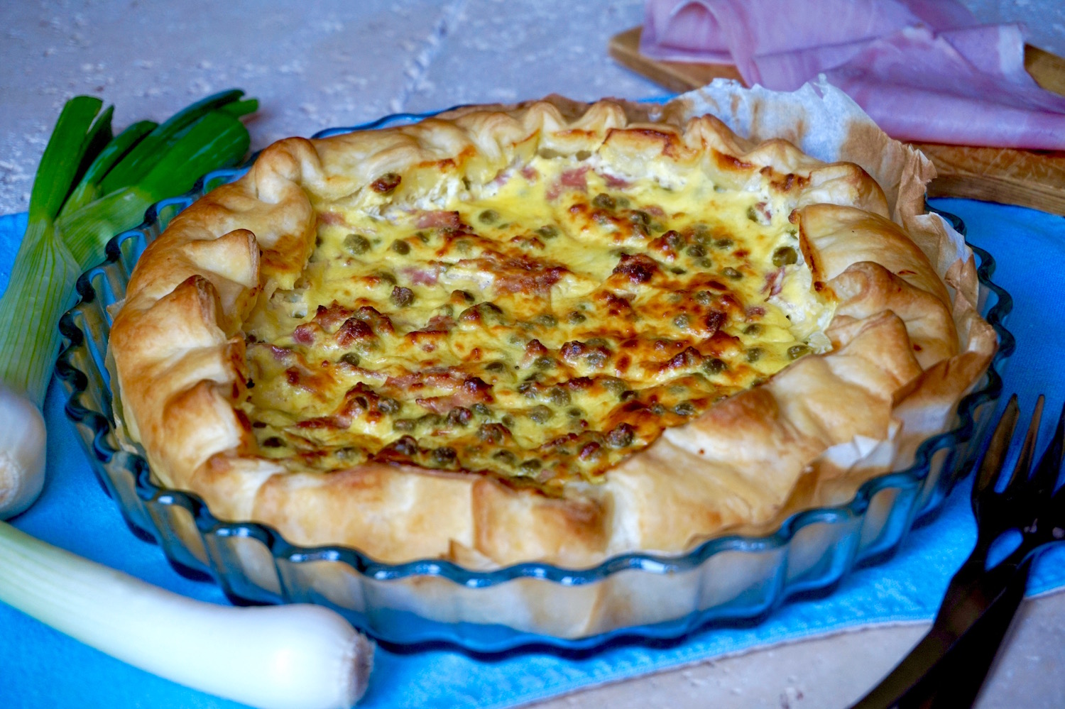 Torta Salata con Prosciutto e Piselli