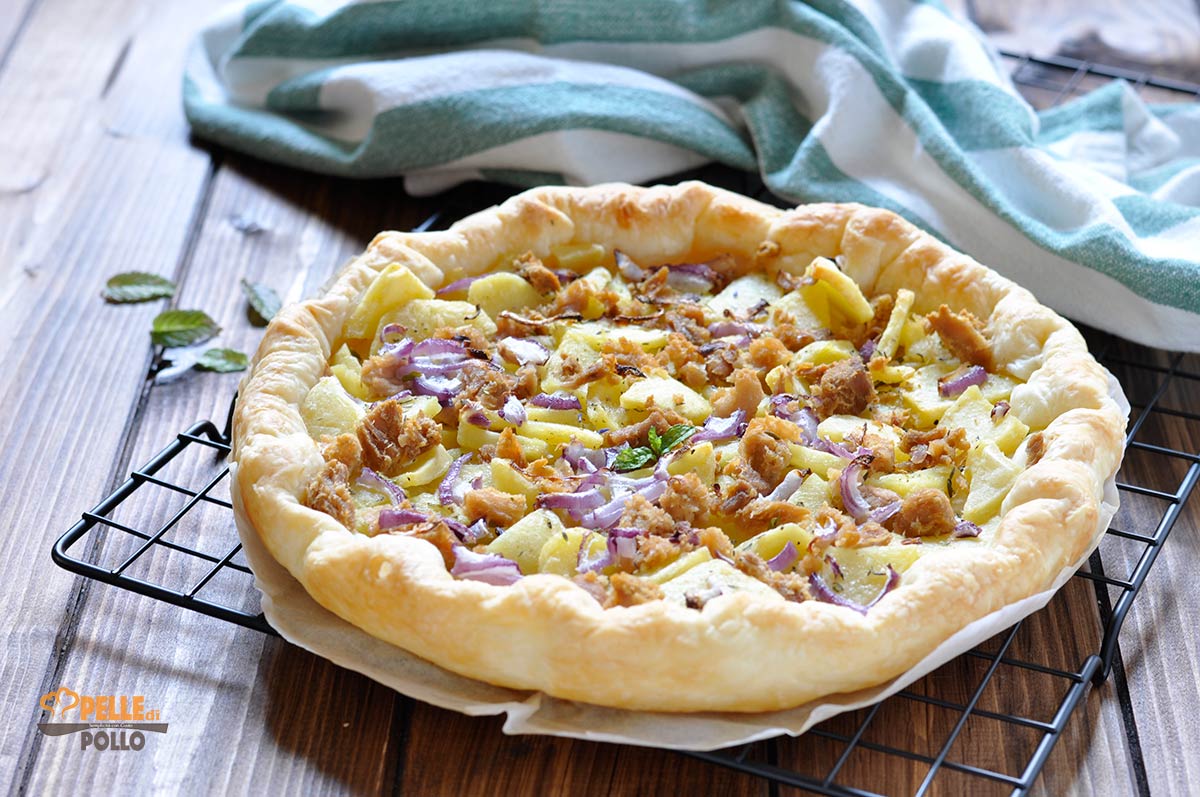 Torta salata con tonno patate e cipolla