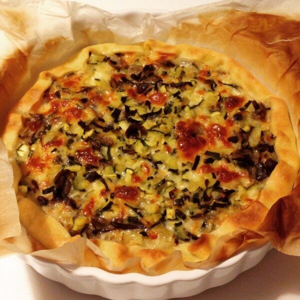 Torta salata con zucchine porri e funghi