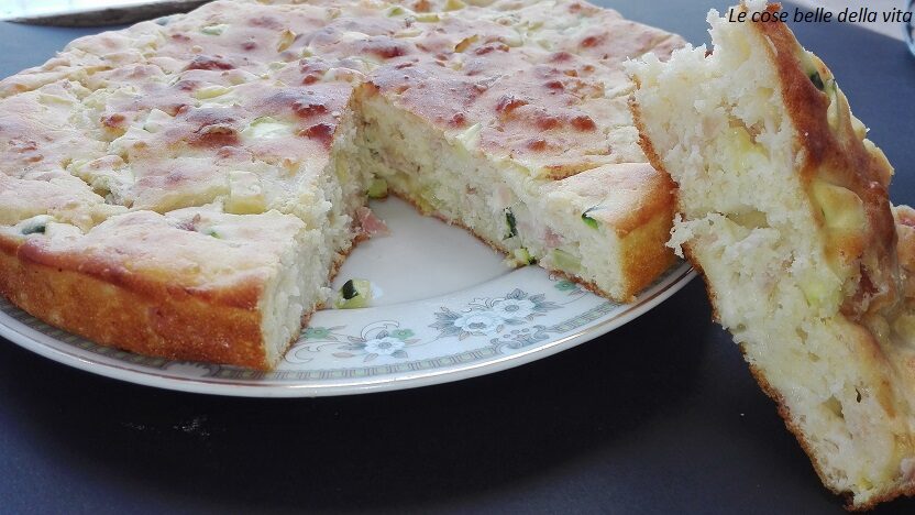 Torta salata con zucchine prosciutto e formaggio