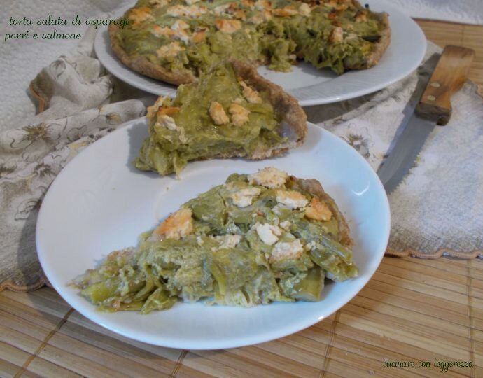 Torta salata di asparagi porri e salmone