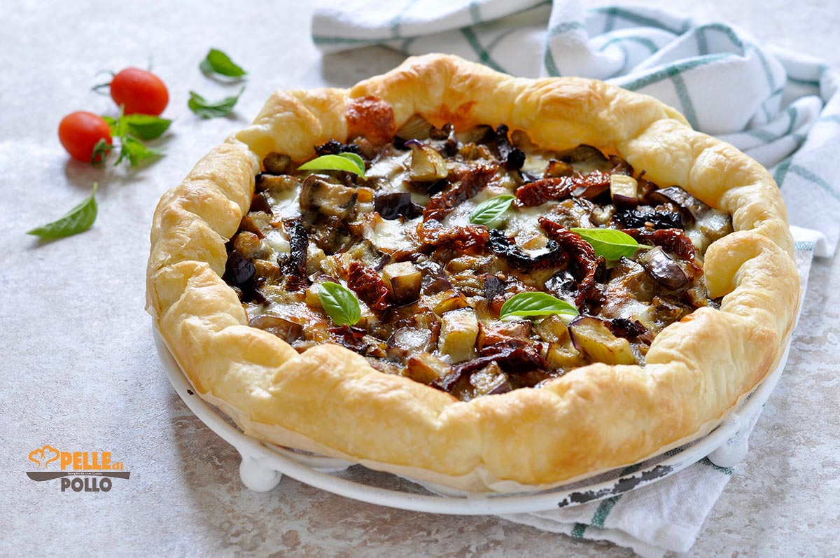 Torta salata di melanzane con pomodori secchi e provola