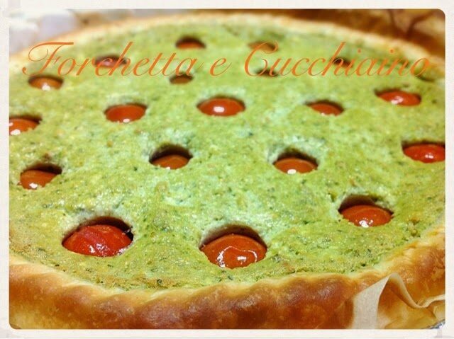 Torta salata di ricotta, pesto e pomodorini