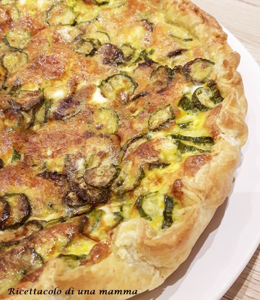 Torta salata di sfoglia alle zucchine