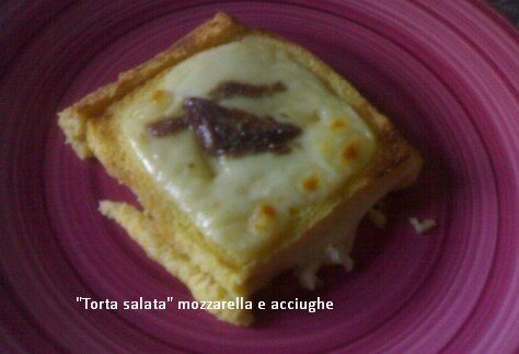 Torta salata mozzarella e acciughetorta salata mozzarella e acciughe