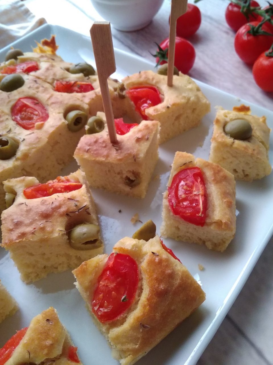 Torta salata pomodorini e olive