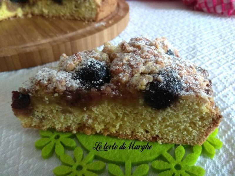 Torta sbriciolata con amarene sciroppate
