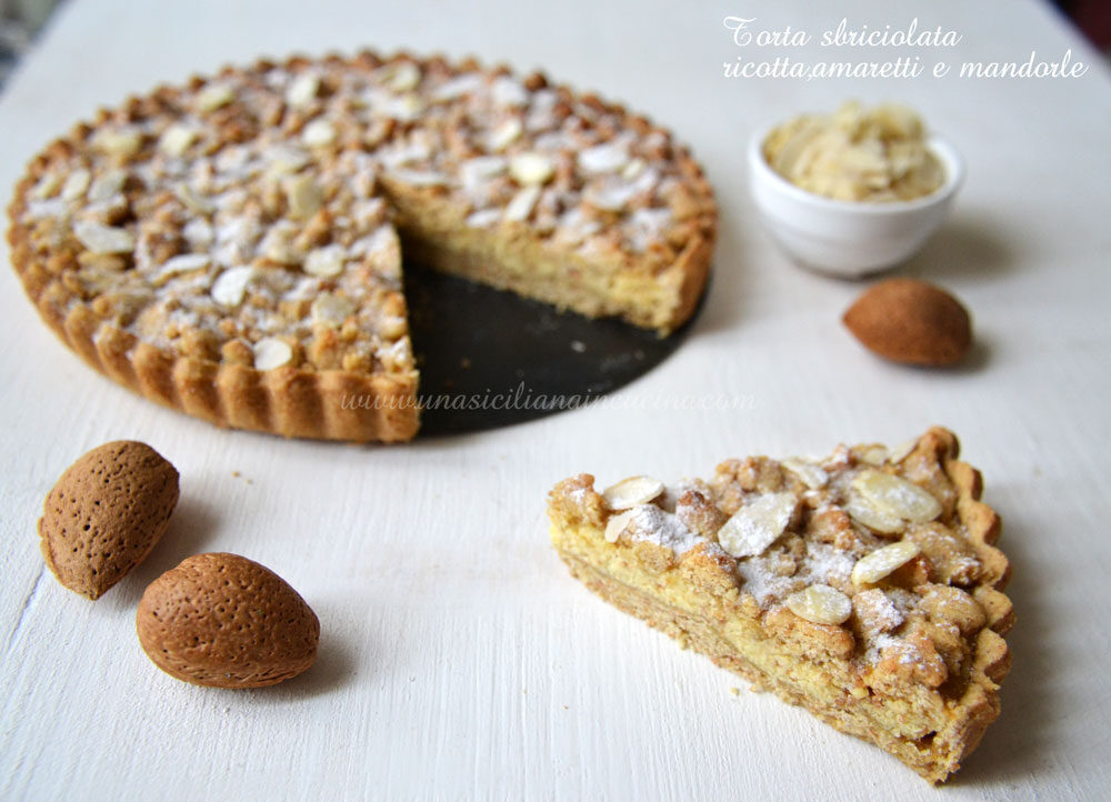 Torta sbriciolata ricotta amaretti e mandorle