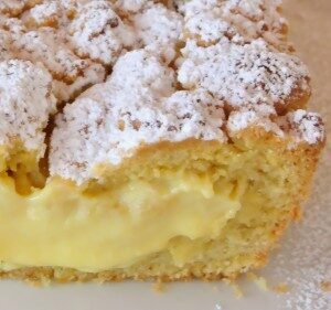 Torta sbrisolona con cuore di crema