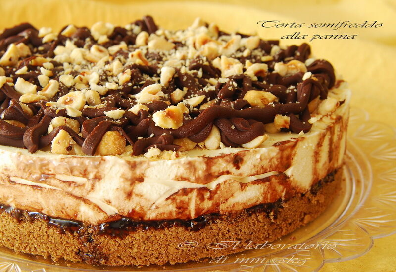 TORTA SEMIFREDDO ALLA PANNA E NOCCIOLE