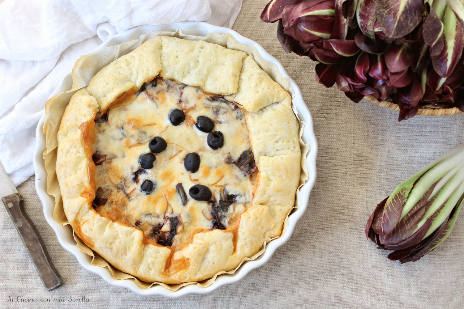 Torta sfogliata con radicchio e scamorza