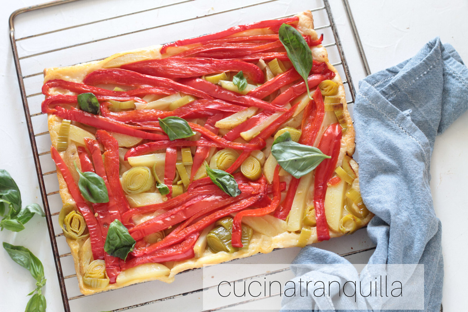 Torta sfogliata di porri e peperoni