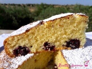 Torta soffice ai gelsi neri a colazione