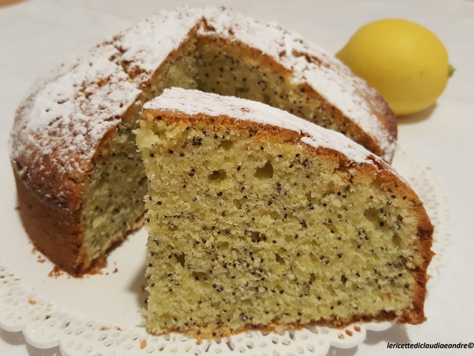 Torta soffice al limone e semi di papavero con olio