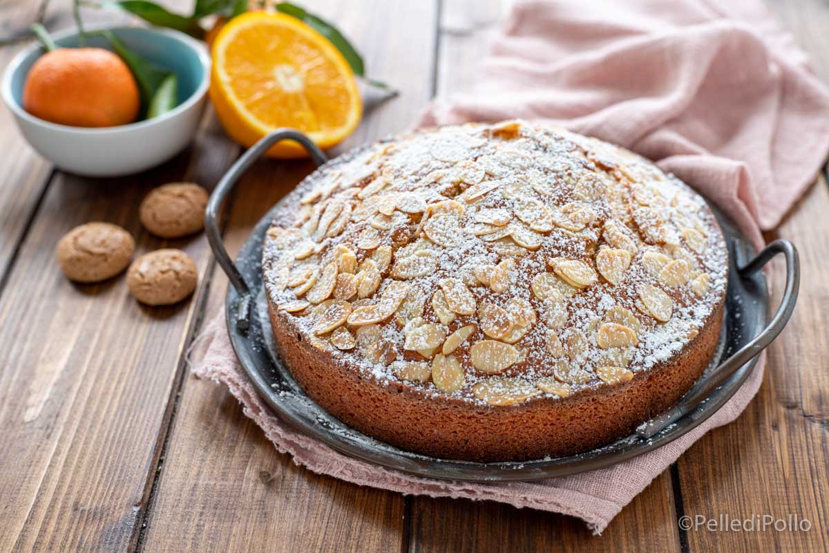 Torta soffice arancia e amaretti