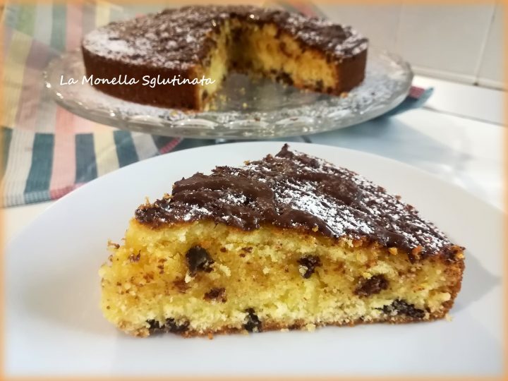 Torta soffice arancia e gocce di cioccolato fondente