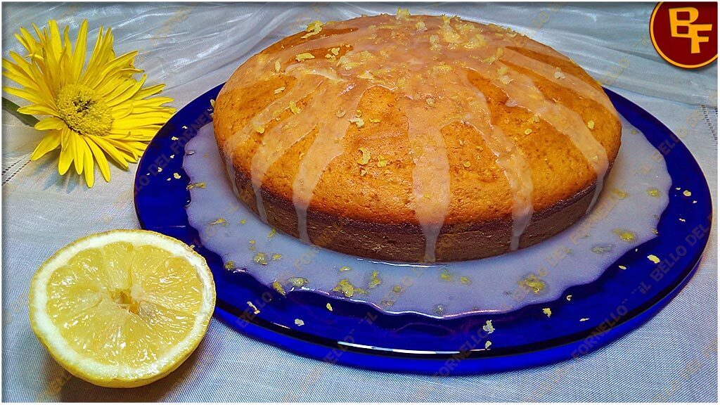 Torta soffice con ricotta e glassa al limone