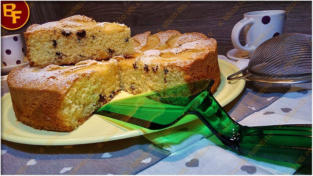 Torta soffice di mele e gocce di cioccolato