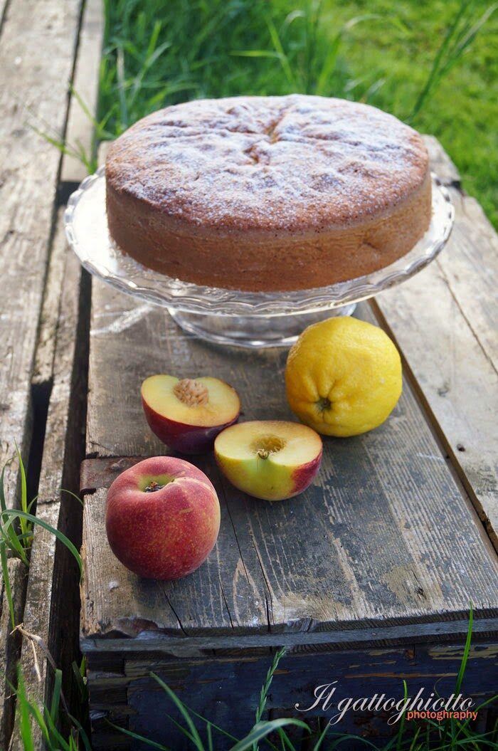 Torta soffice pesche e limone