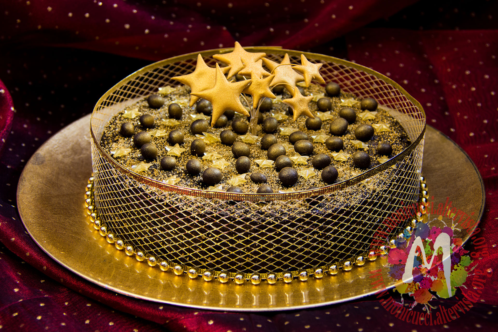 Torta speziata con frutta e cioccolato al profumo di caffè