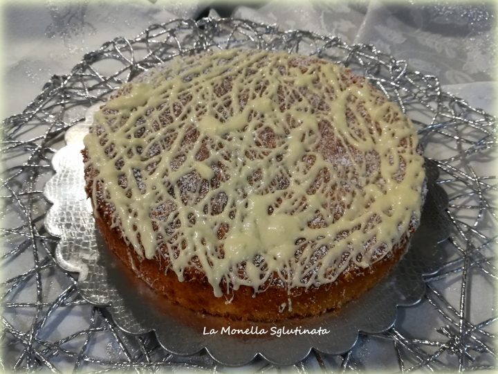 Torta tenerina al cioccolato bianco e lamponi