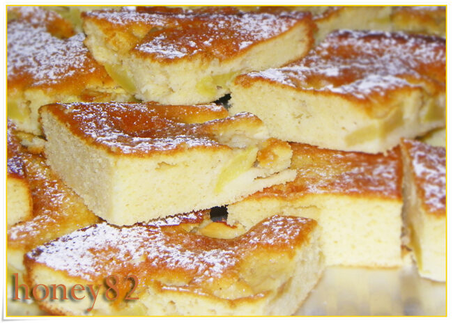 Torta umida allo yogurt e mele