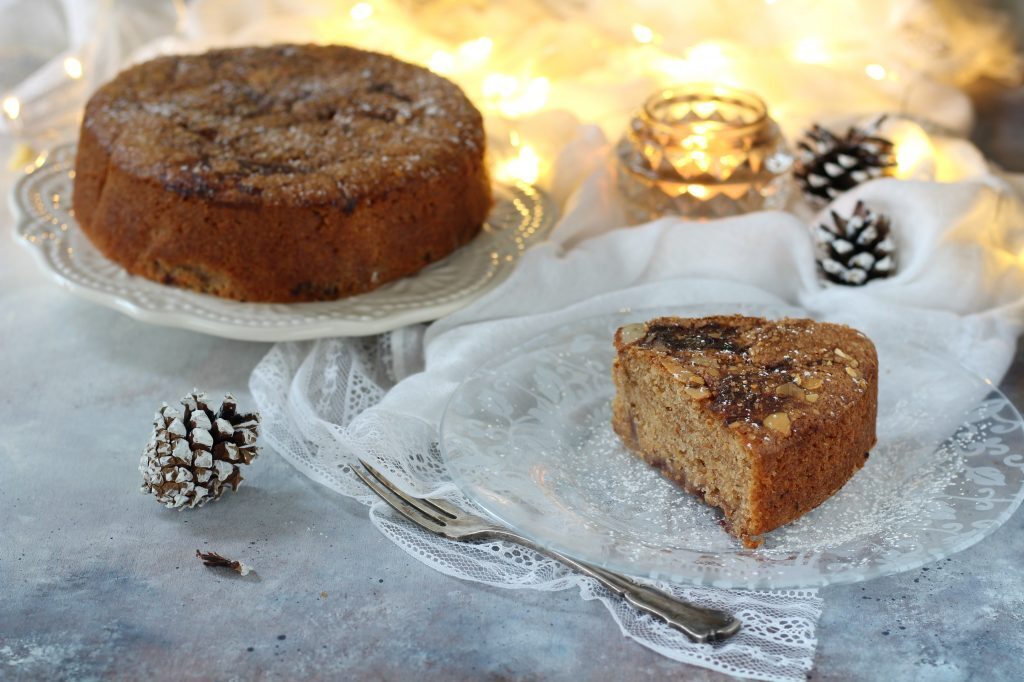 Torta variegata aquafaba prugnole e paprika dolce