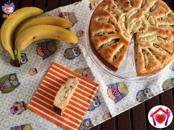 Torta vegana con ananas e banana