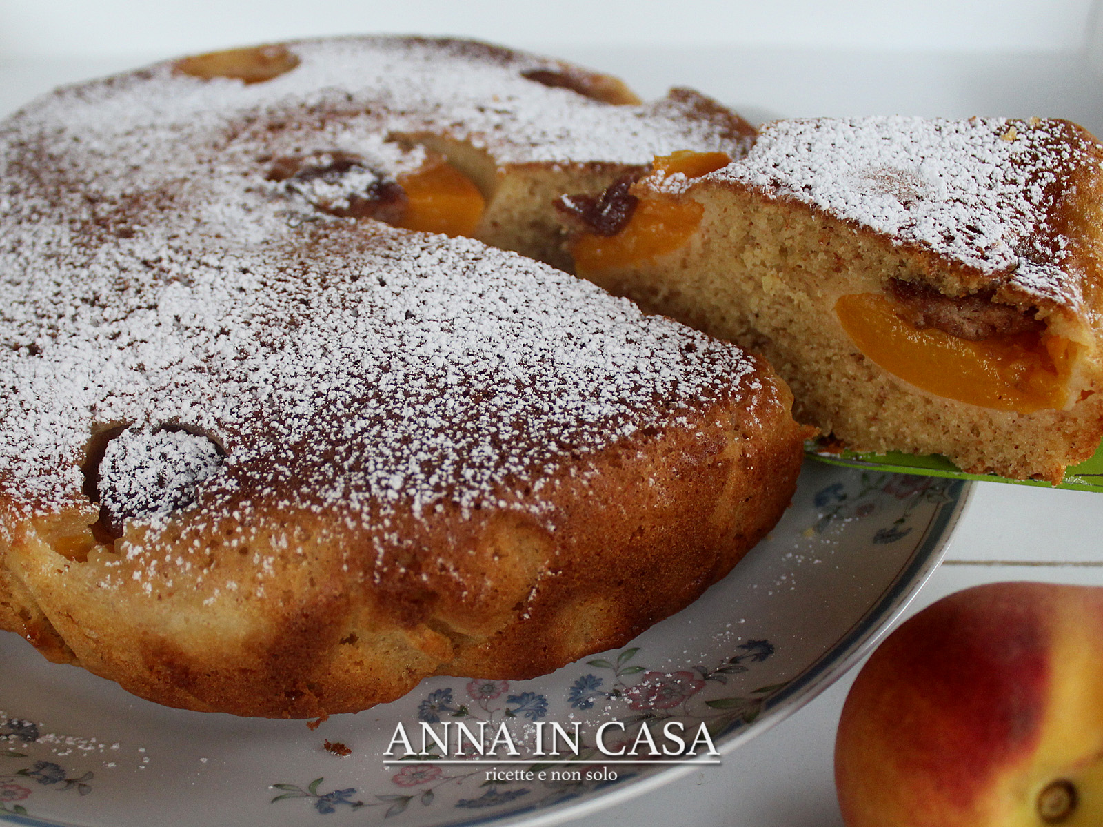 Torta veloce pesche e amaretti
