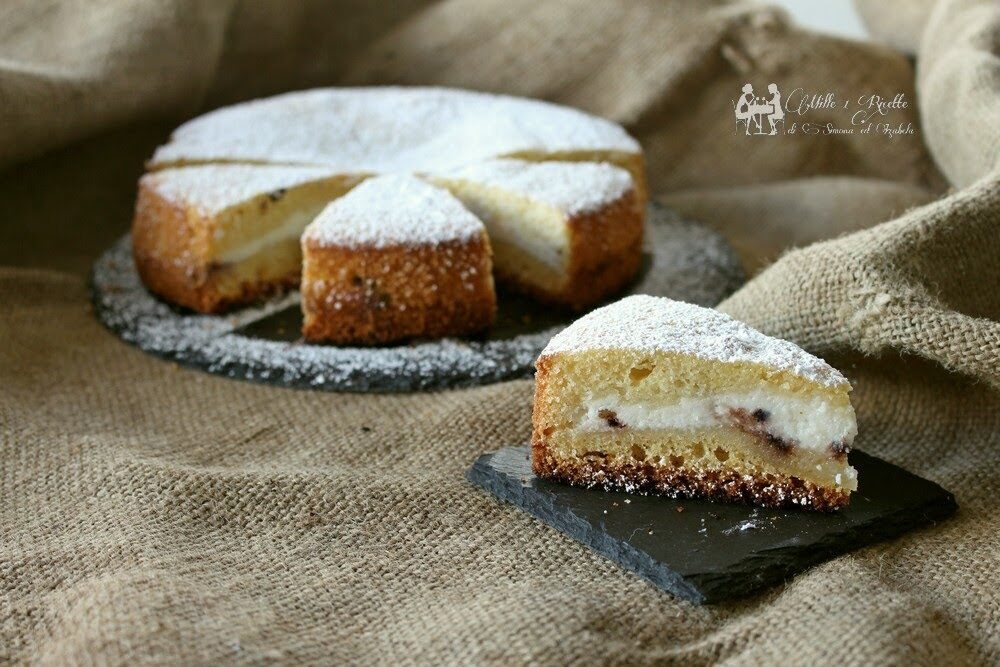 Torta versata con crema di ricotta