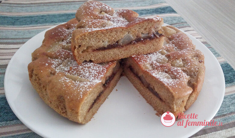 Torta versata pere e cioccolato senza lattosio