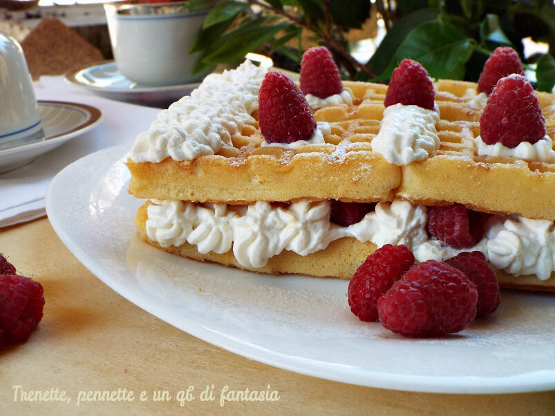 Torta waffel con crema di ricotta e lamponi