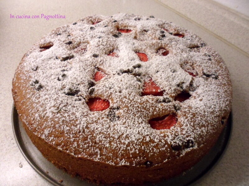 Torta yogurt e fragole