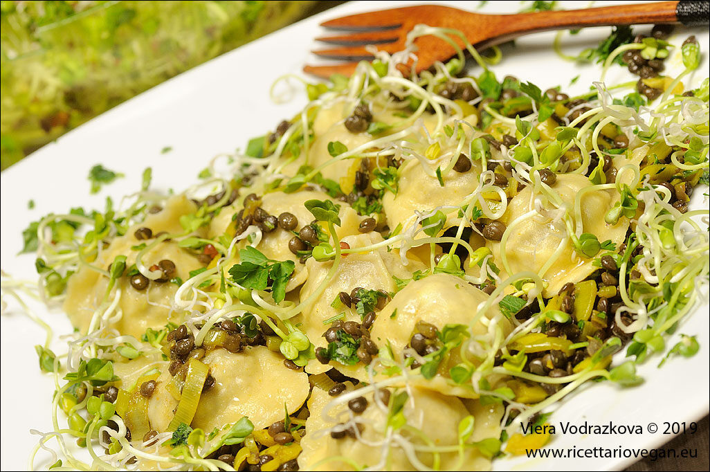 Tortelli di patate con i germogli di daikon