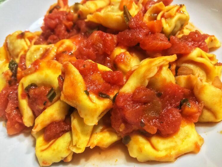 Tortellini al sugo