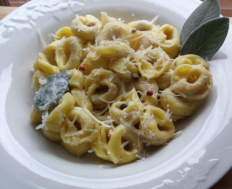 Tortellini burro e salvia