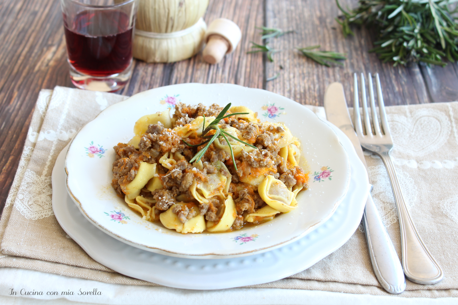 Tortellini con ragù bianco alla zucca