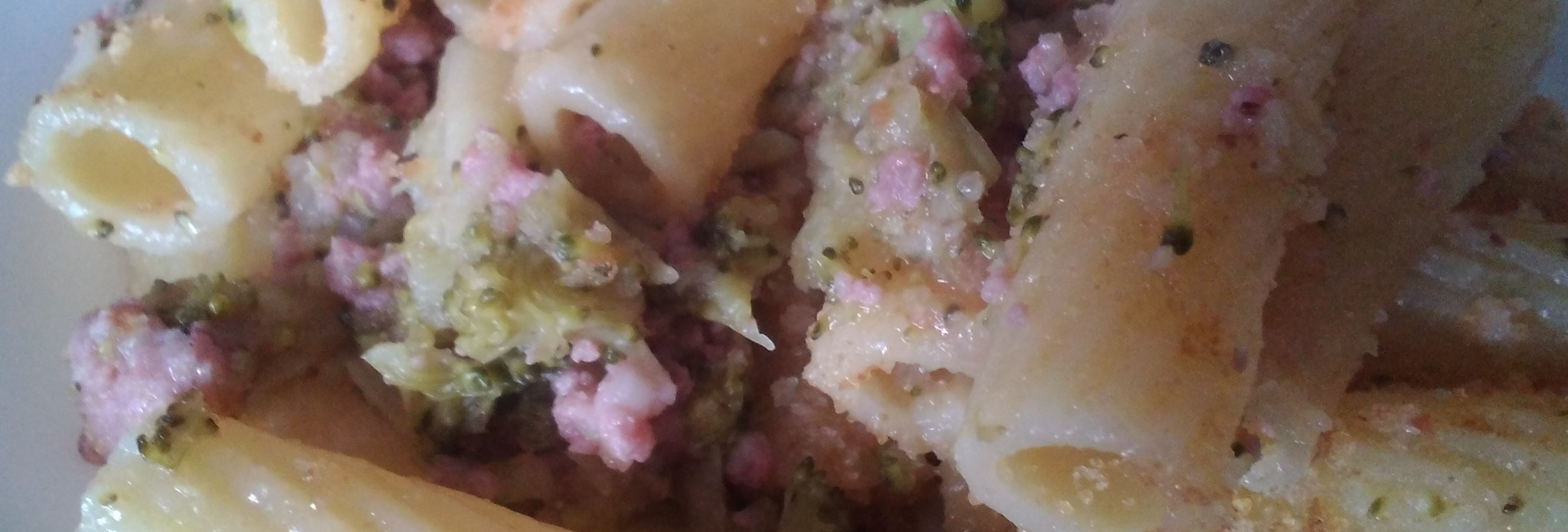 Tortiglioni con broccoli e salsiccia