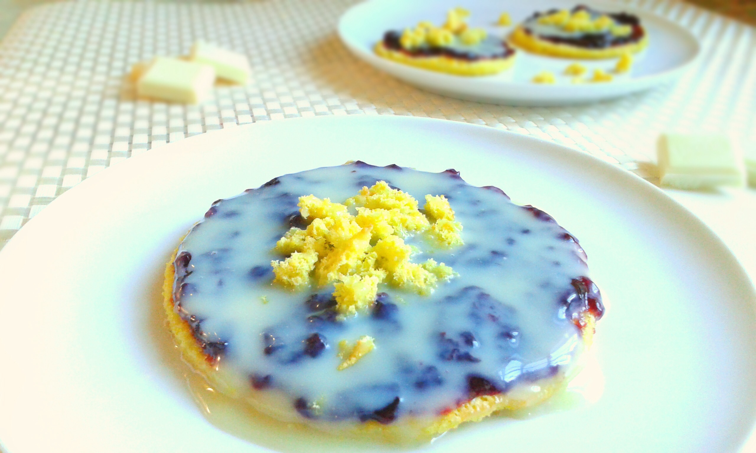 Tortina con ciliegie e cioccolato bianco