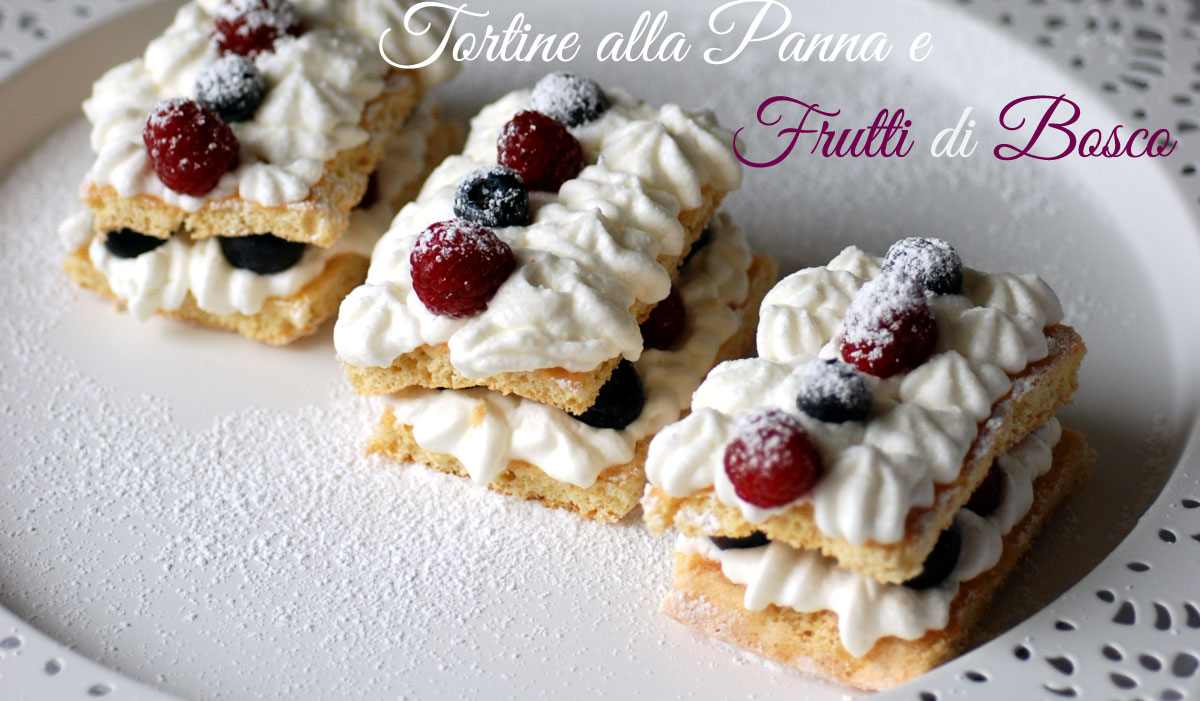 Tortine alla panna e frutti di bosco, una dolce tentazione