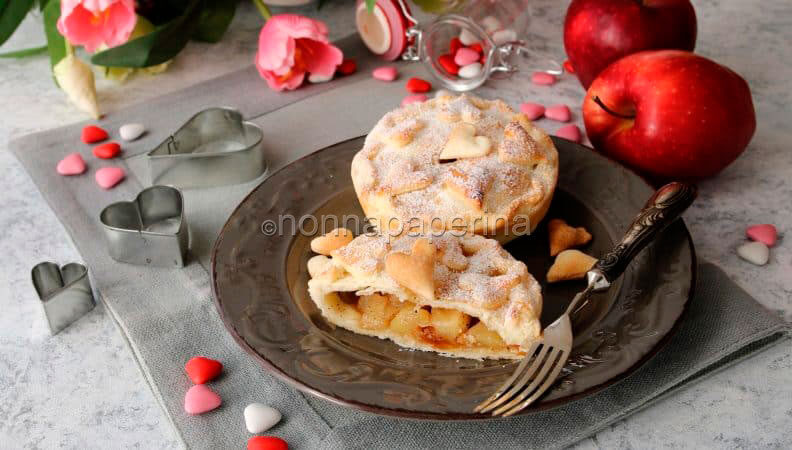Tortine alle mele e cannella? ideali per san valentino!