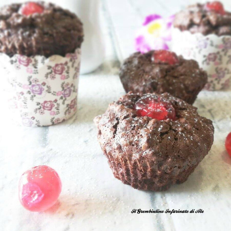 Tortine di albumi con noci e cacao