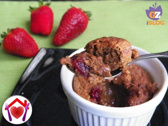 Tortini di cioccolato con cuore morbido alle fragole