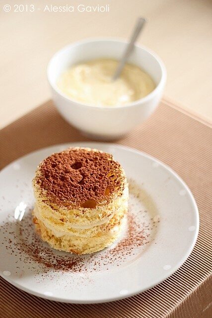 Tortini di colomba con crema alle mandorle
