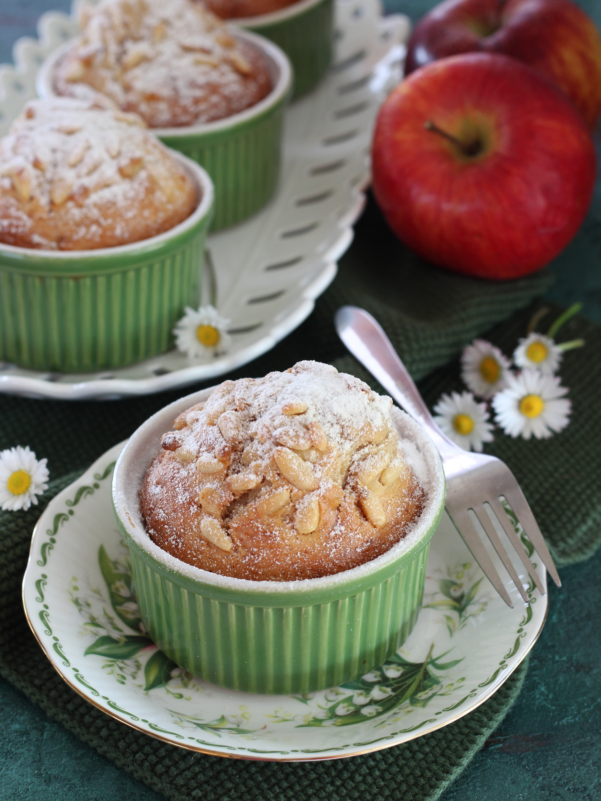Tortini in cocotte alle mele e robiola