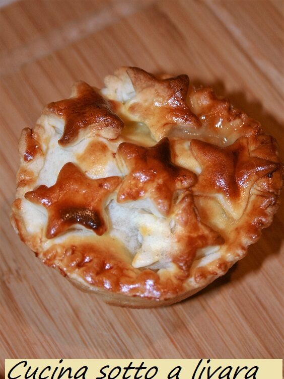 Tortini salati di brise alle pere e formaggio