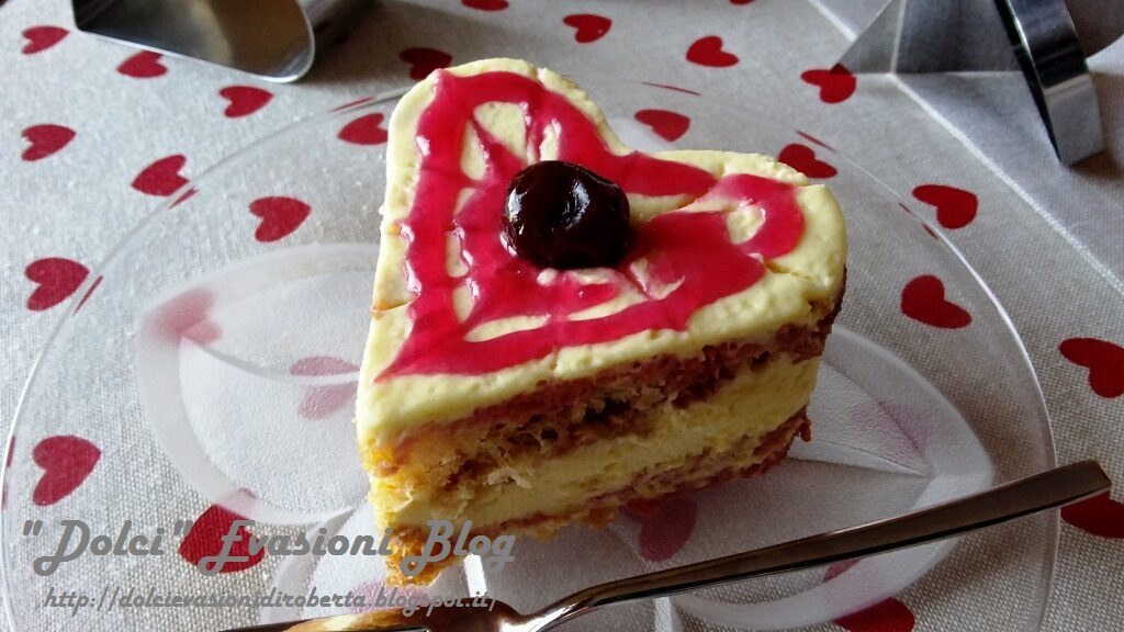 Tortino cuore alle ciliegie sciroppate