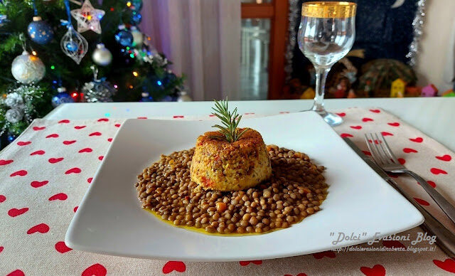 Tortino di patate con cuore fondente su zuppetta di lenticchie