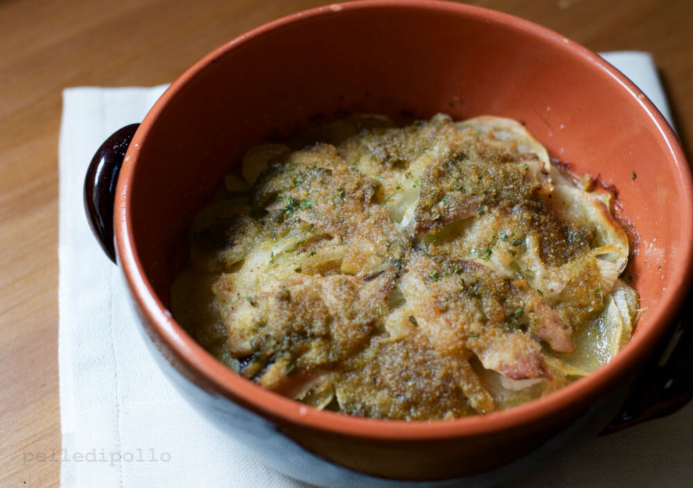 Tortino di sardine e patate gratinato al forno